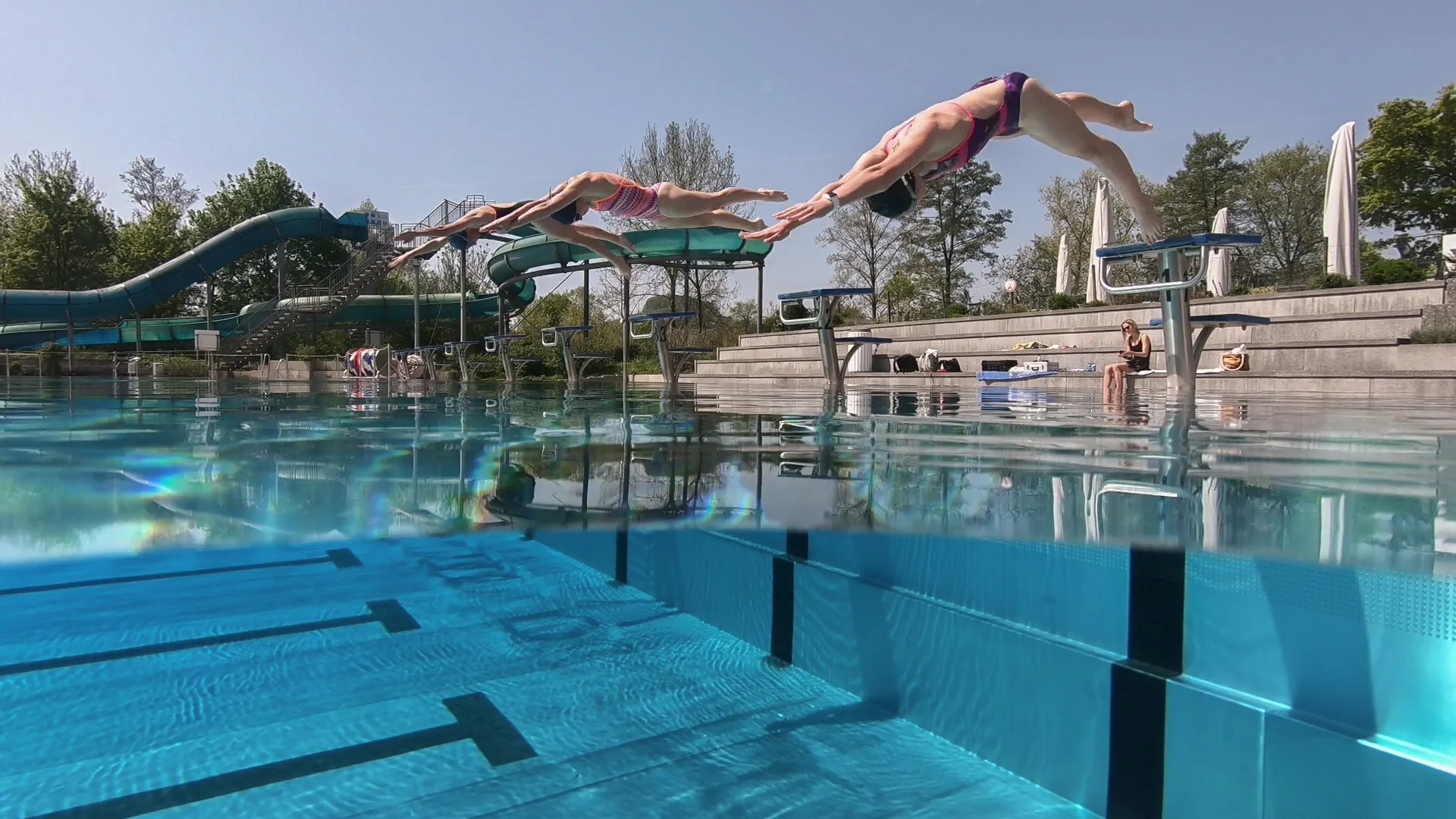 Sprung ins Sportbecken